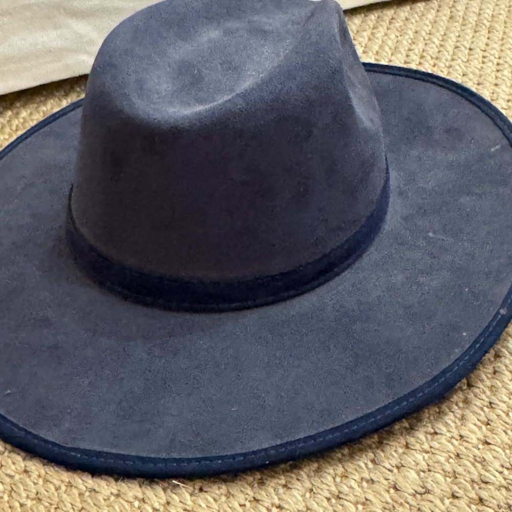 Vintage unisex blue Blue Suede cowboy Hat. Structured. Stunning detail +shape
